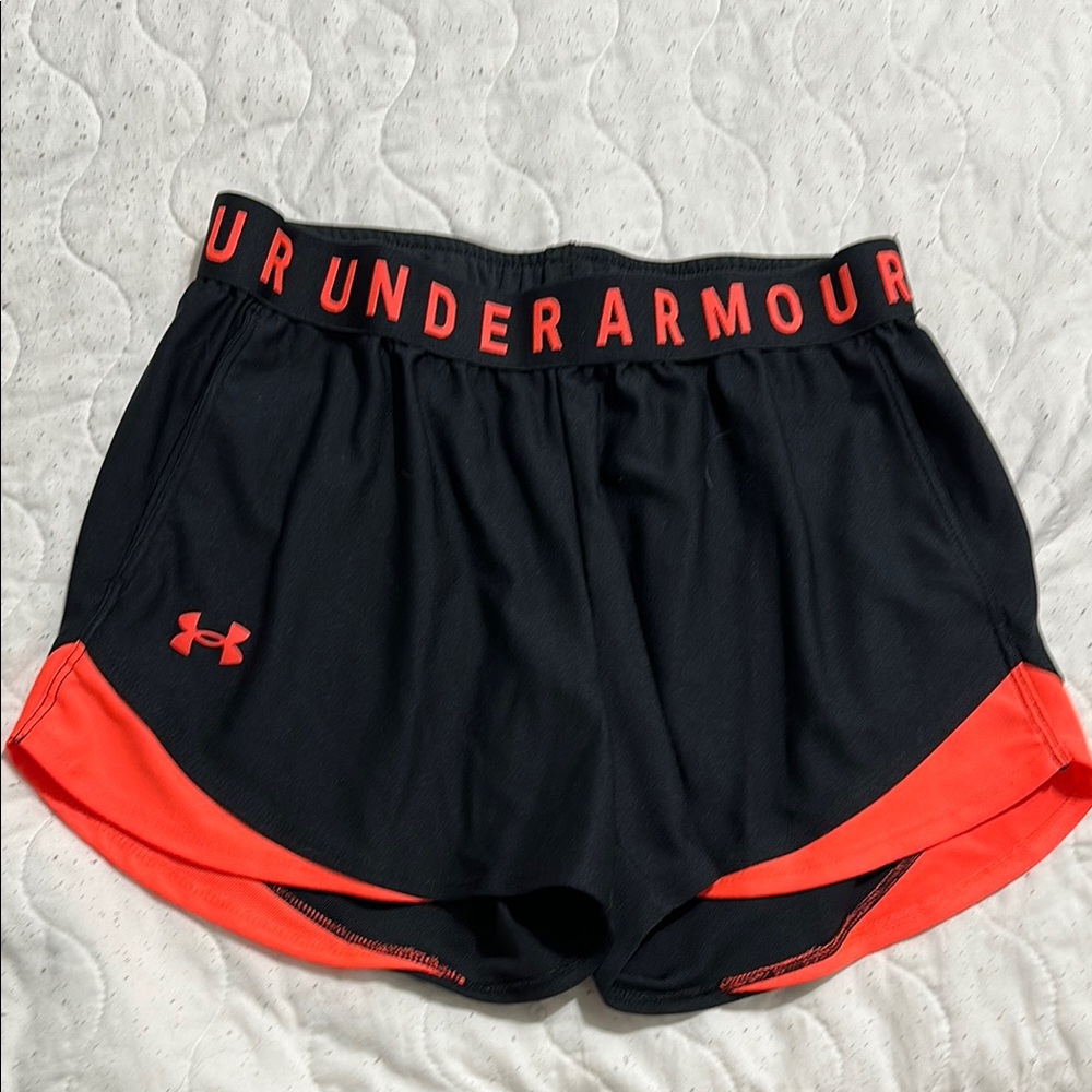 Under Armour Women's Black and Red Shorts